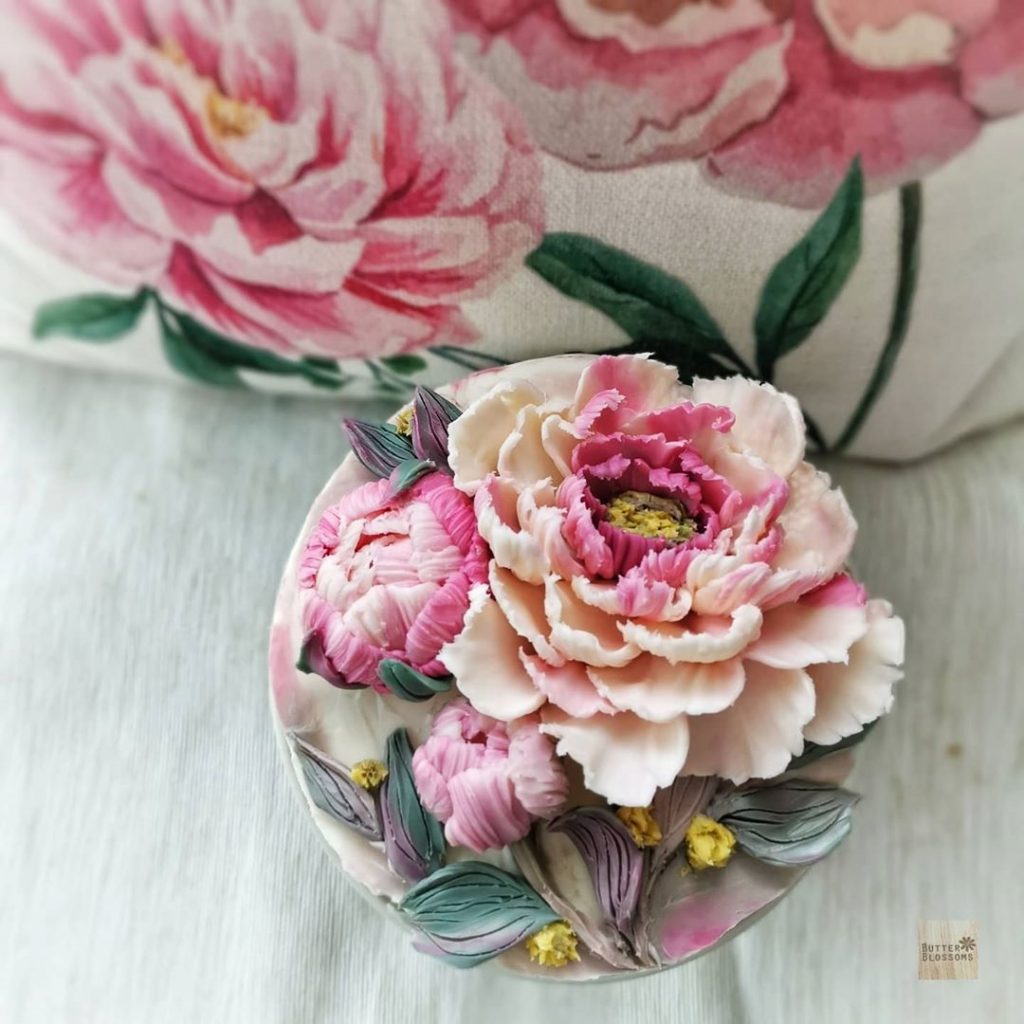 The Most Flawless Buttercream Flower Truffles We’ve Ever Seen