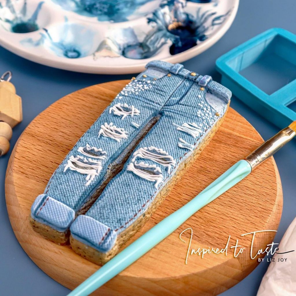 Jaw-dropping Designer Outfits Made From Cookies